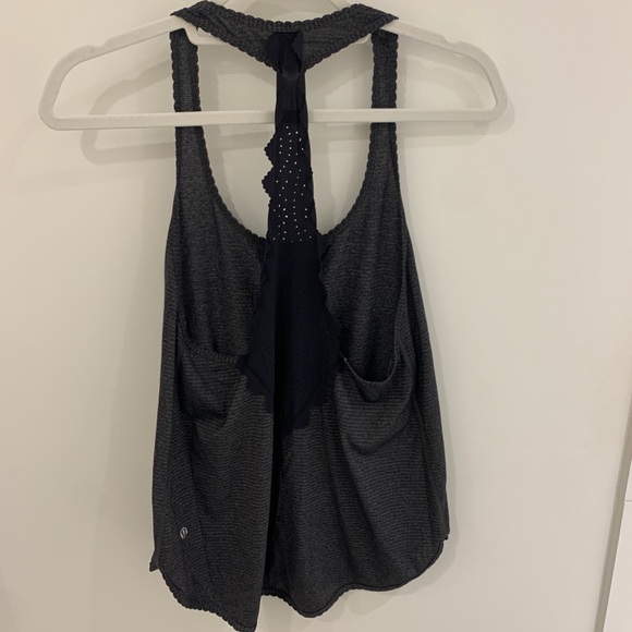 Lululemon tank - Picture 2 of 4